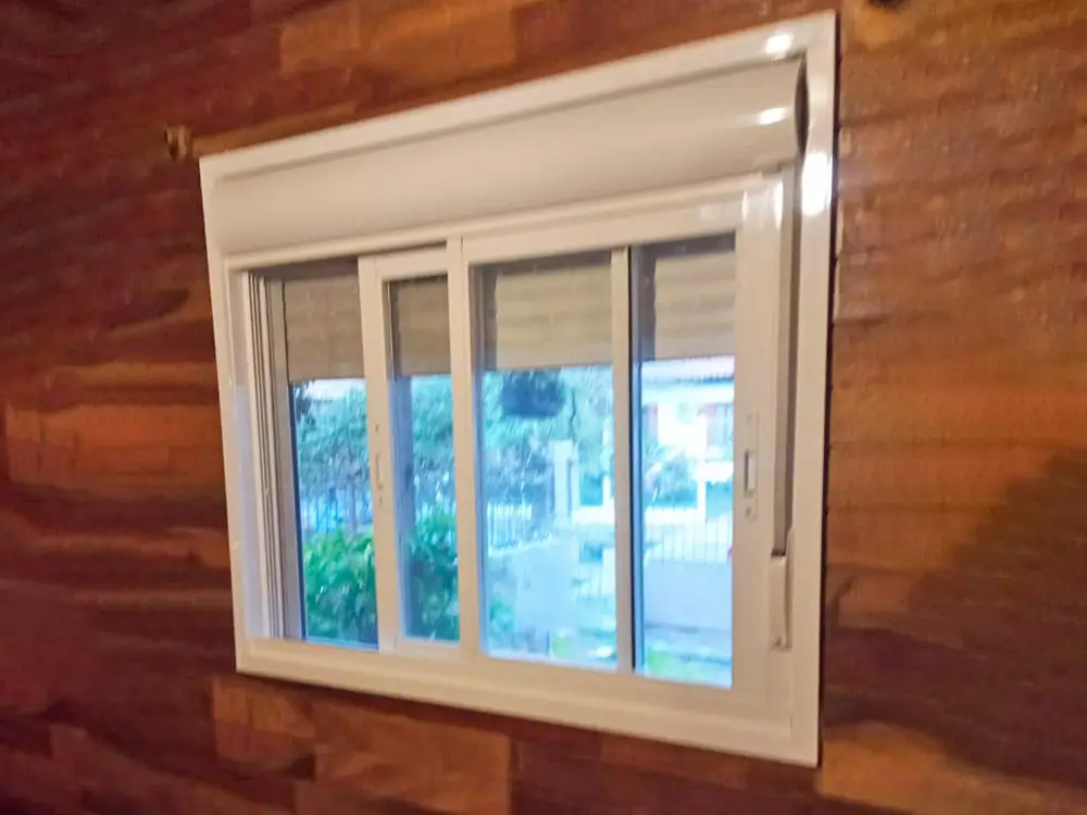 Persiana PVC instalada em janela